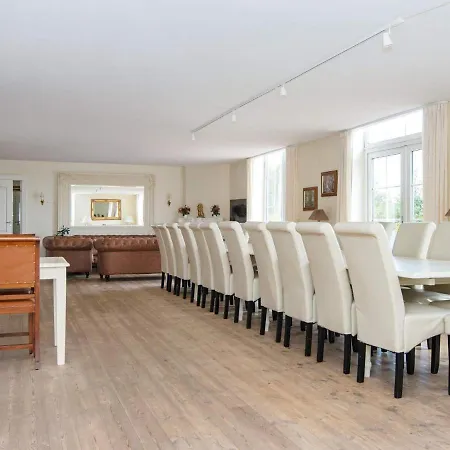 26 Person In Holiday home *